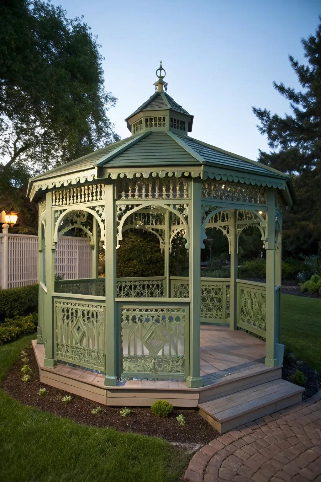 Experience tranquility with this refined summerhouse sanctuary, where artistry converges with nature.