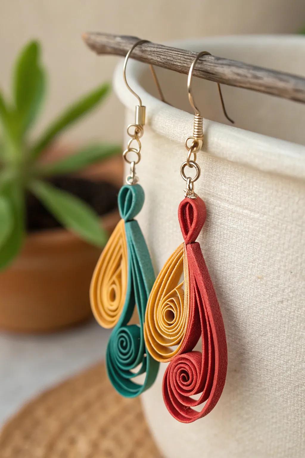 Uncover the charm of bespoke elegance with these breathtaking twisted paper filigree earrings. Ideal for adding a burst of hue to your style!