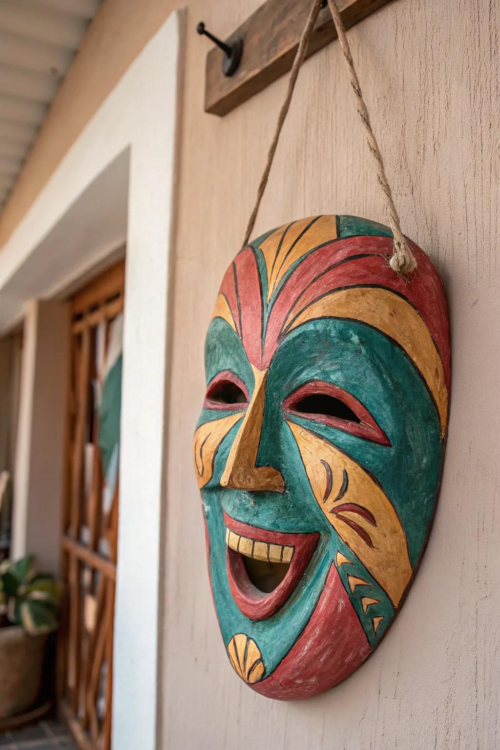 Capture joy with a touch of Scandinavian beauty—this handcrafted plaster form is a vibrant expression of happiness and craftsmanship.