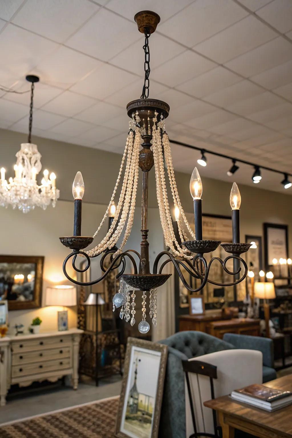 A room with a varied chandelier that blends contemporary and retro styles.