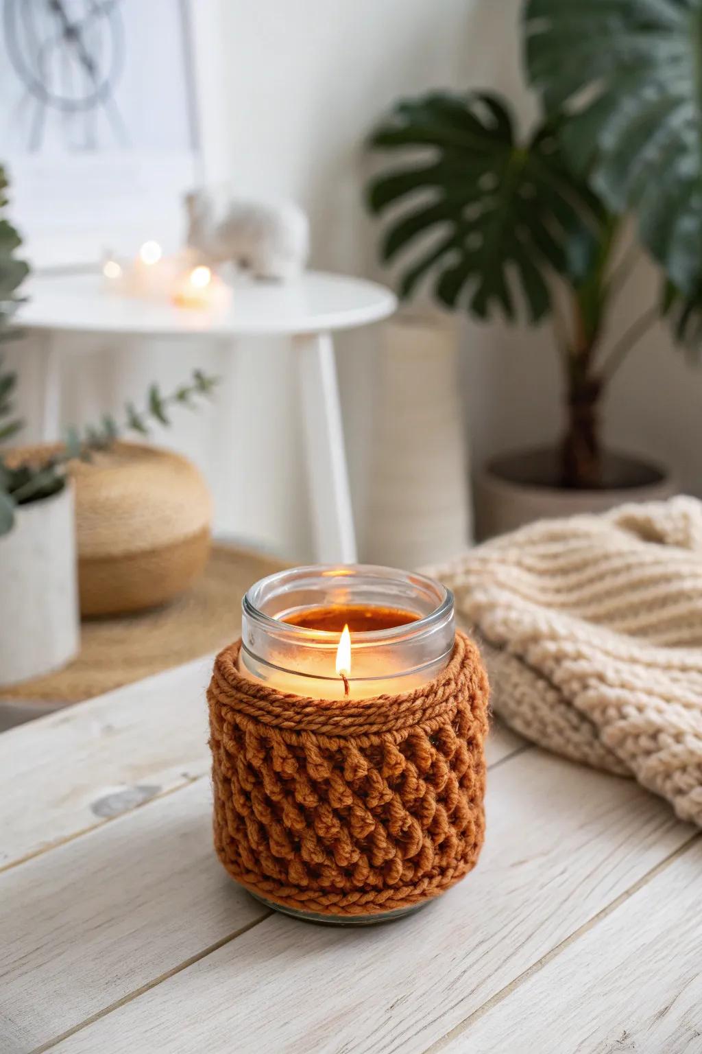 Celebrate the warmth of autumn through this effortless fiber-enclosed container craft, ideally suited to contributing a cozy element to all environments.