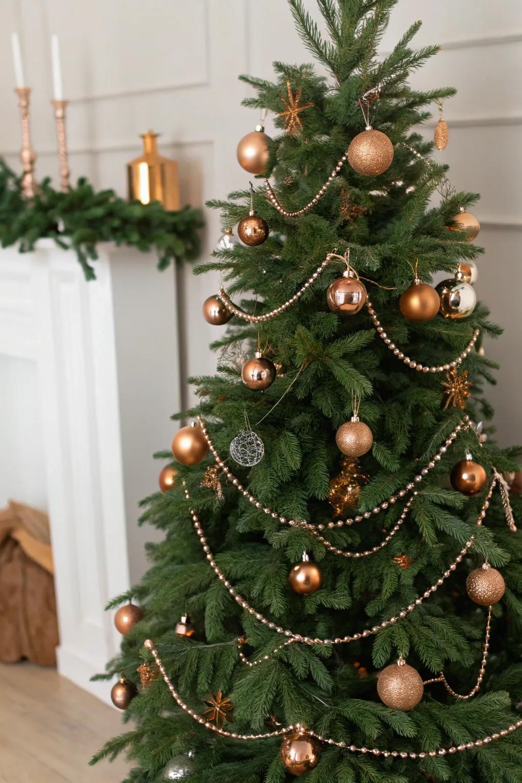 A chic bronze-accented Christmas tree that infuses warmth and sophistication.