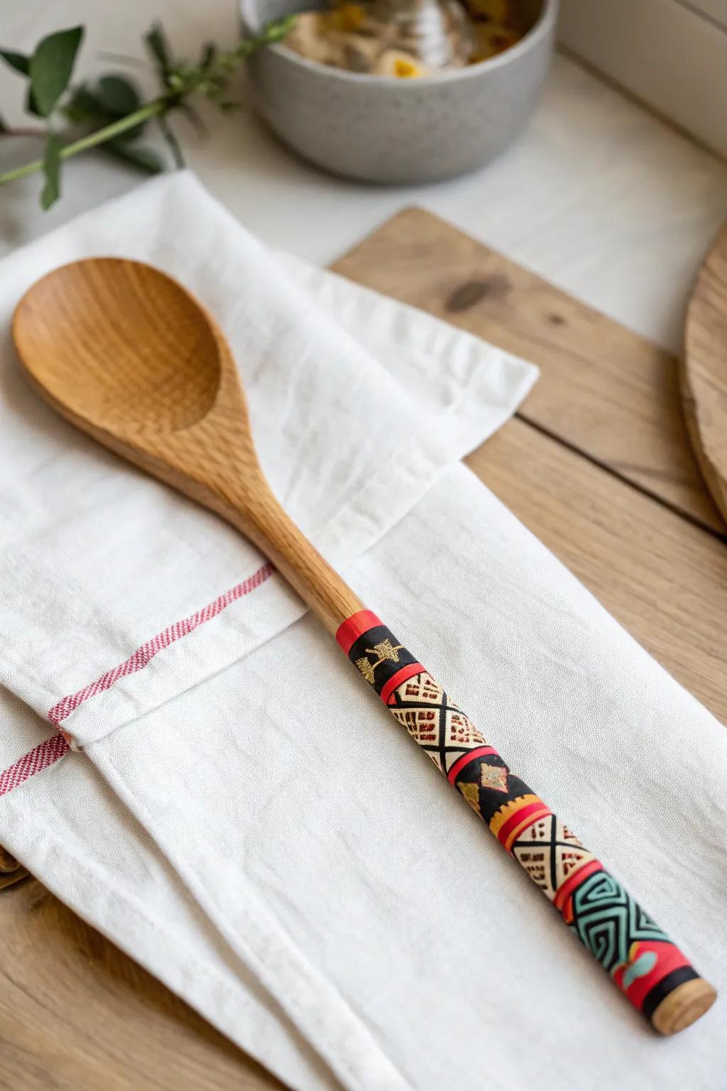 Append a hint of color and charm to Mom's kitchen with these magnificently crafted striped tape utensils!