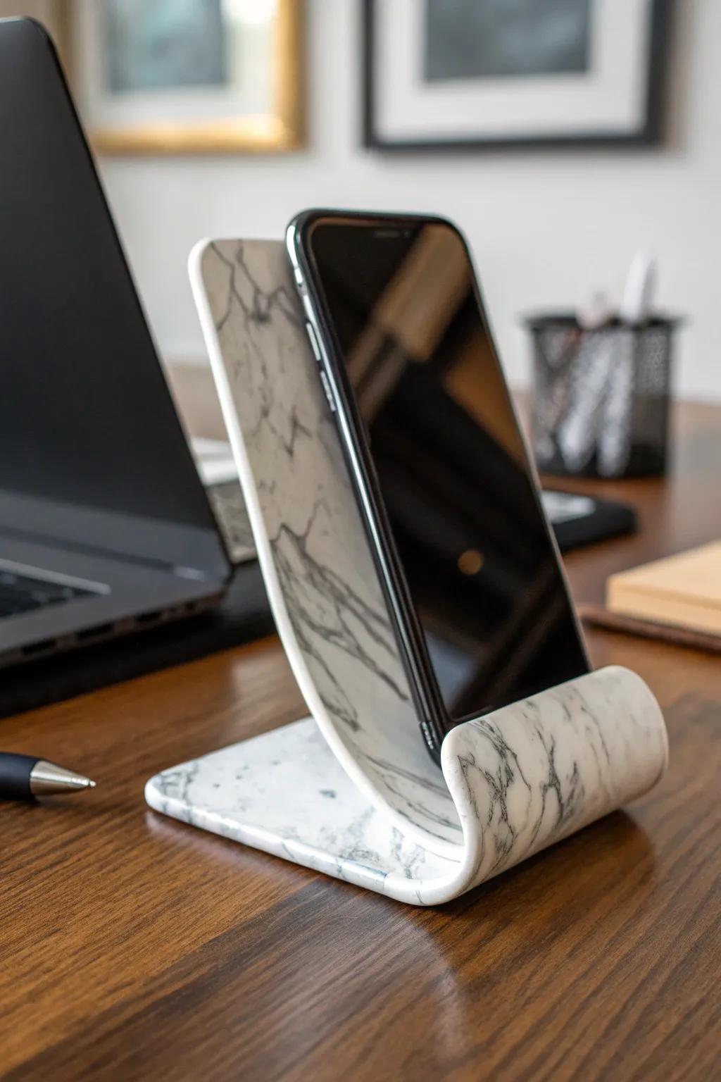 Elevate your area with a chic marble-effect phone support—where style fulfills practicality.