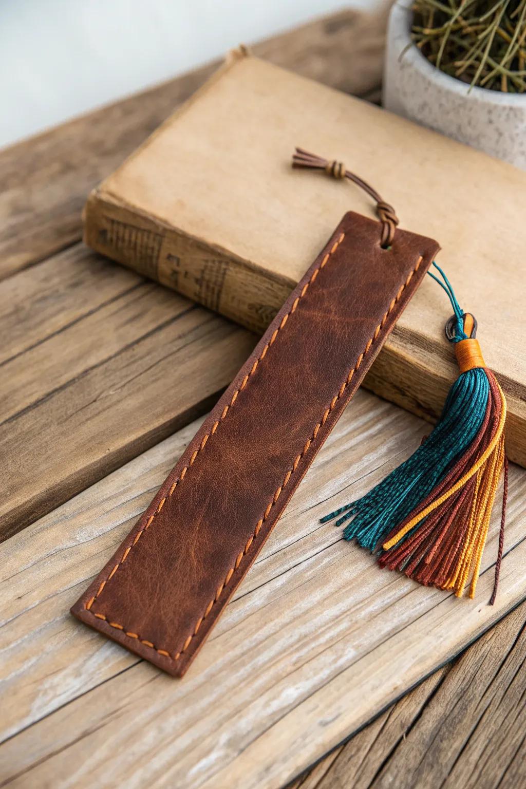 Transform the past into something beautiful: an upcycled leather bookmark that blends minimalist elegance with boho charm.