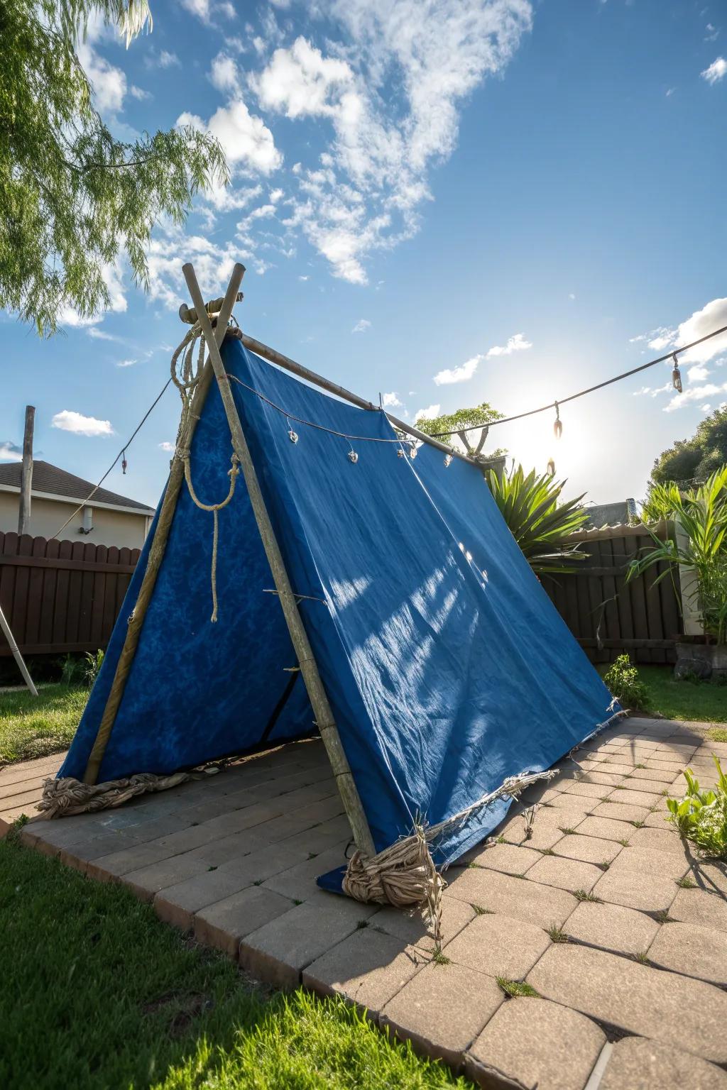 Fashion your own backyard retreat with an upcycled tarp tent—where ingenuity intersects with practicality.