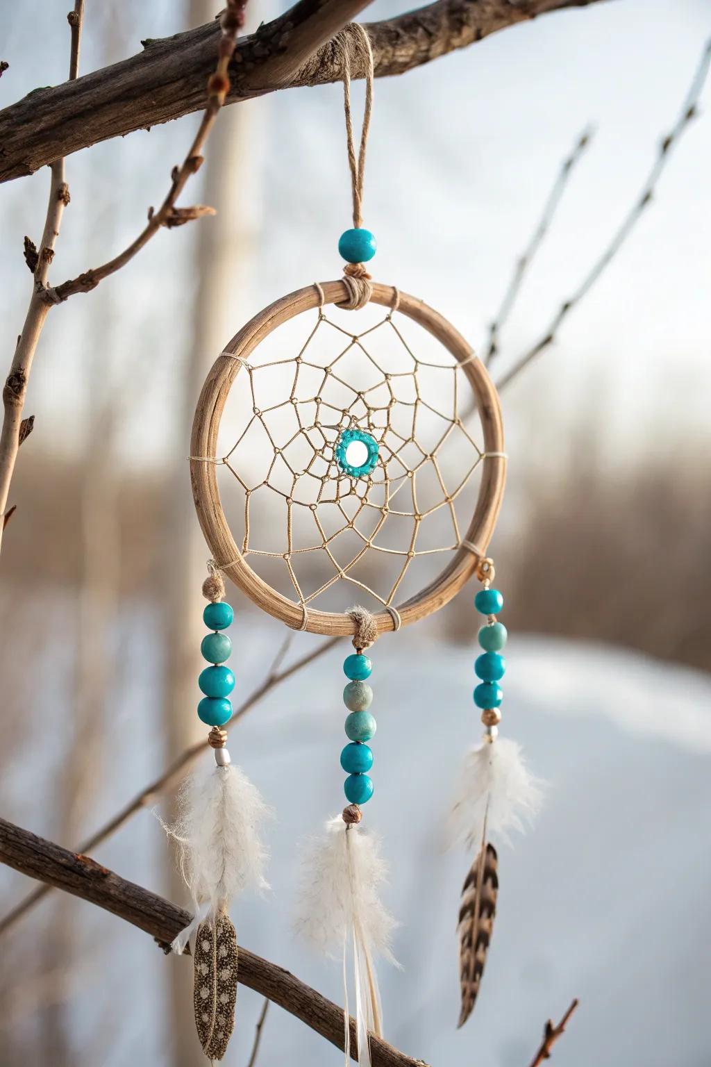 Elevate your dream catcher with embellished elegance—turquoise gemstones impart a stunning infusion of color to minimalist designs.