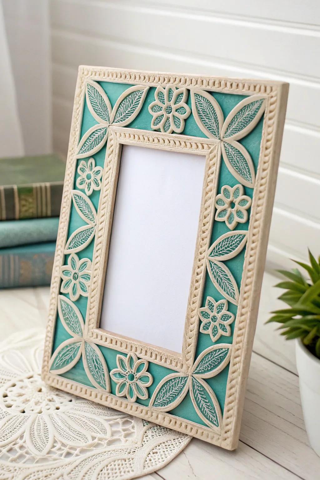 Cherish your memories with a handcrafted feel: Heated Adhesive Picture Surround Artistry.