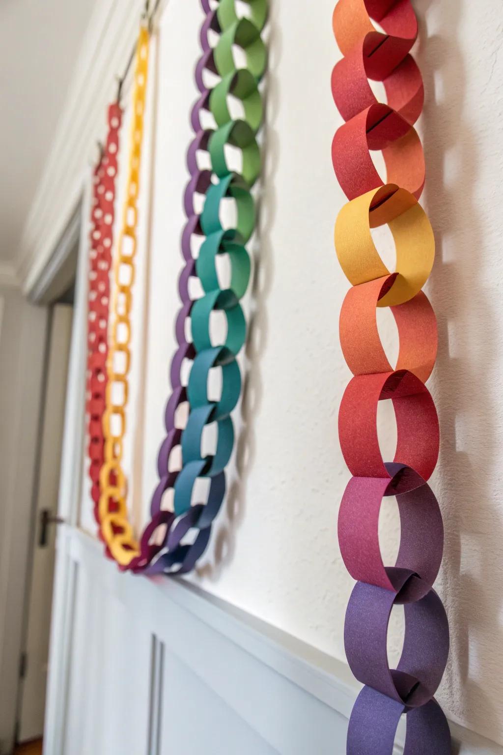 Introduce a burst of color to your setting with an appealing iridescent paper garland!