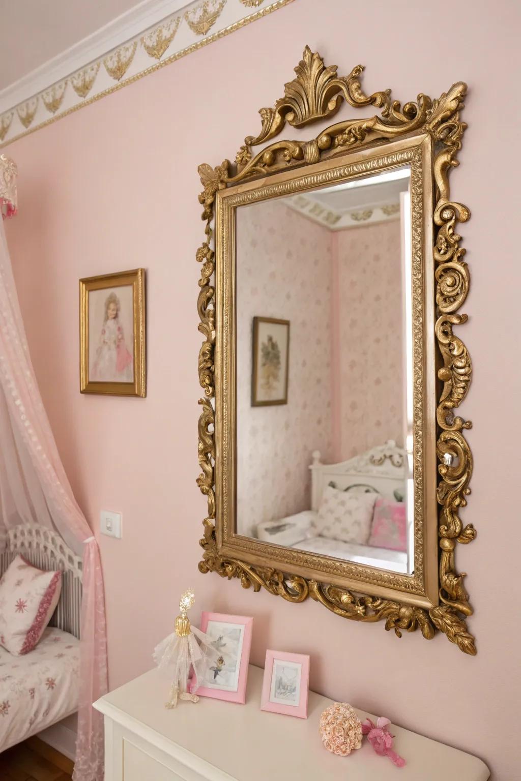 An ornamental looking glass perimeter that injects refinement and light.