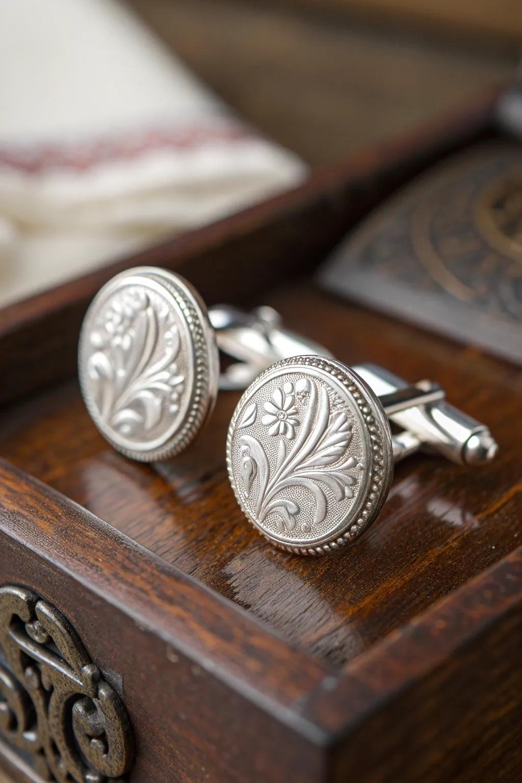 Timeless elegance: Personalized cufflinks that speak to the art of craftsmanship.