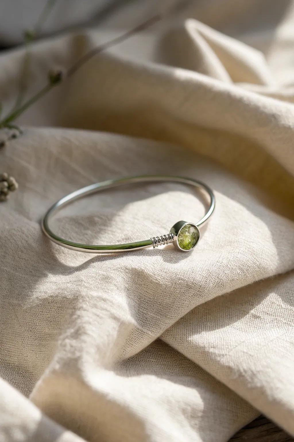 Sophisticated simplicity: Adore the subtle sophistication of olivine touches.