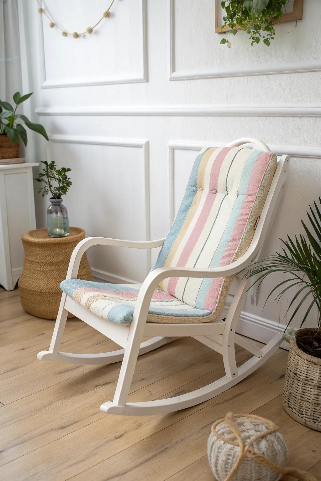 Timeless bands for a playful accent in any child's room. 🎨🌿