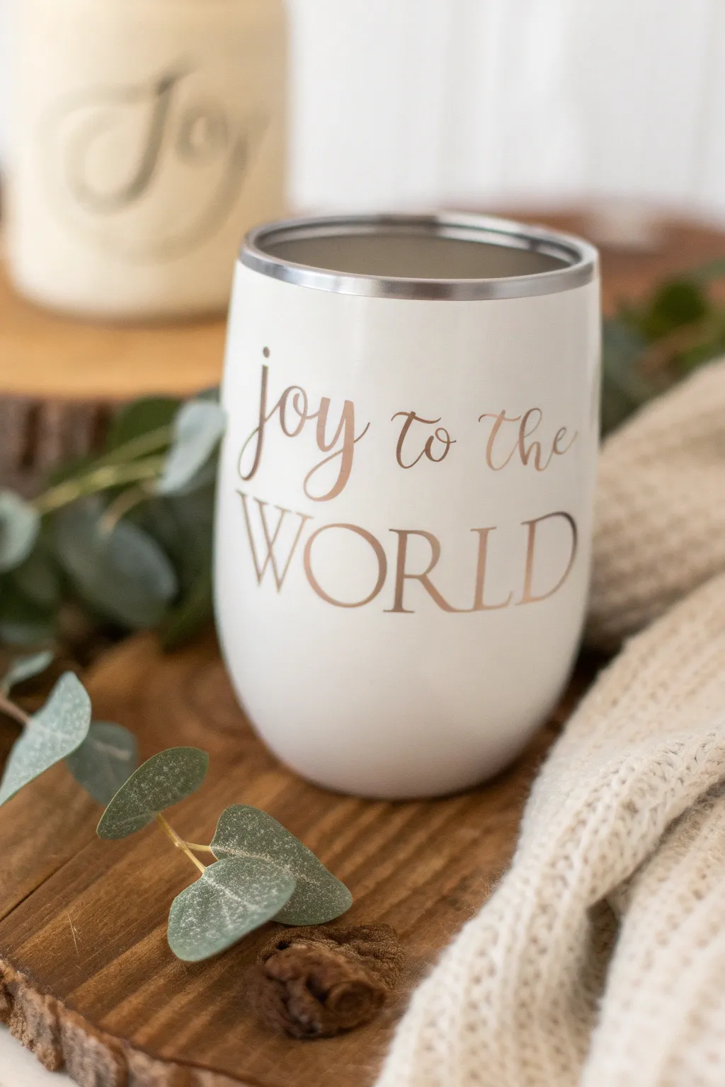 Chic Christmas Tumbler Styles for a Merry Season